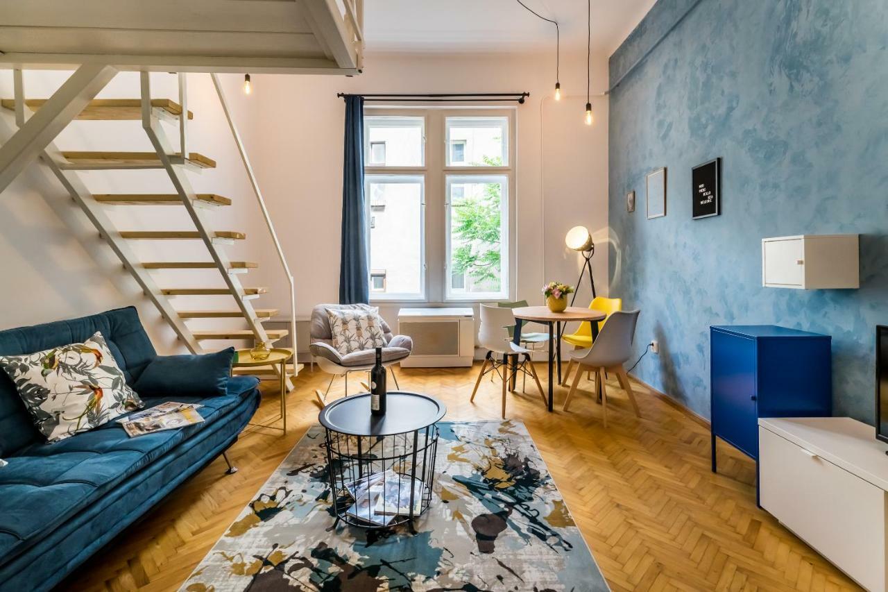 Bpr Azure Desire Studio Budapest Esterno foto
